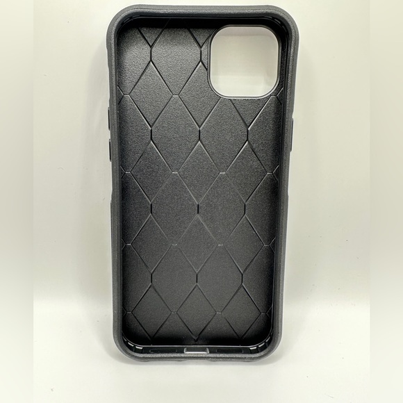 iPhone 14 Max Protective Case - Picture 2 of 8
